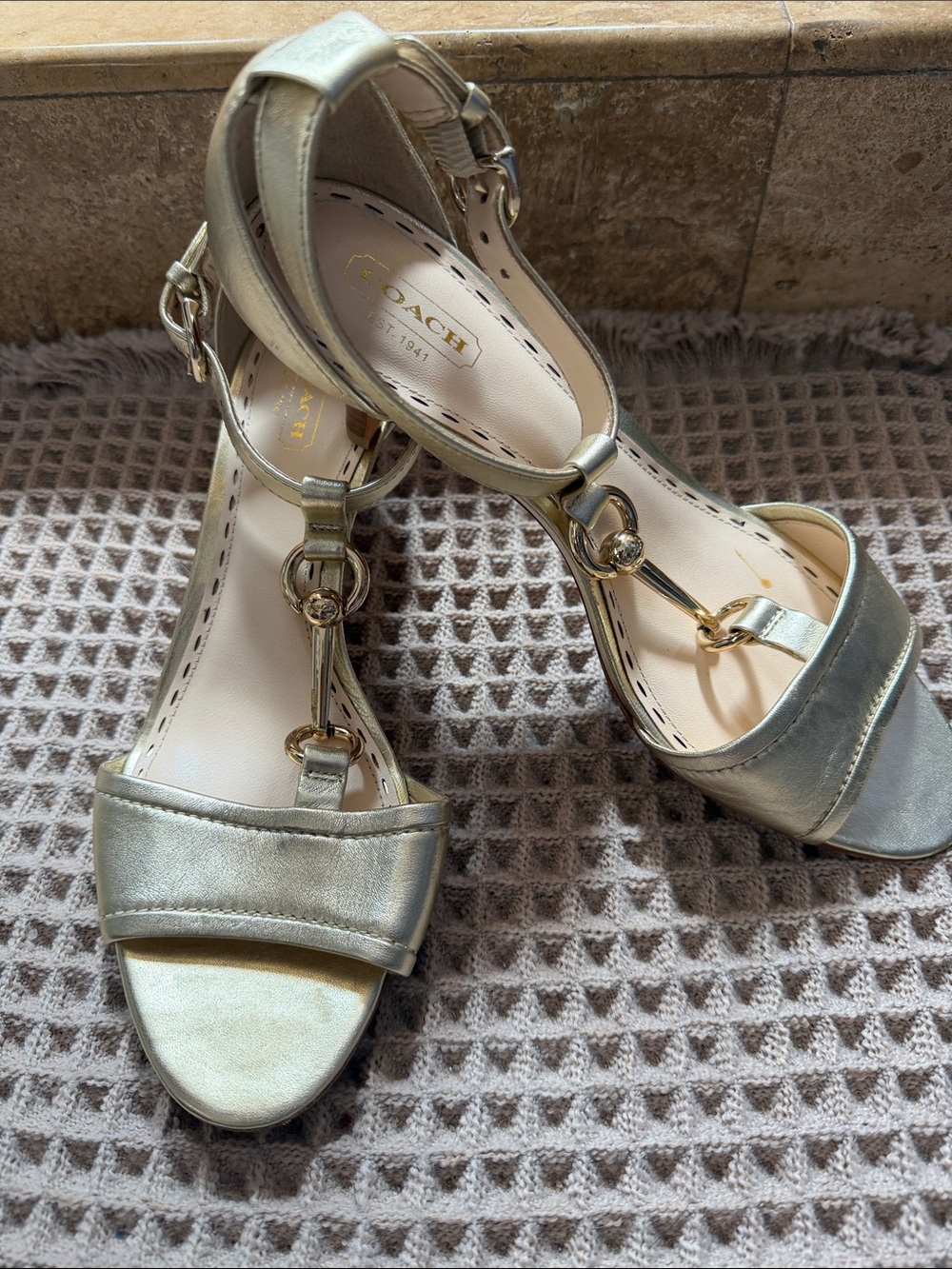 COACH Metallic Gold T-Strap Dress heels shoes Sandals Women’s  9 heels